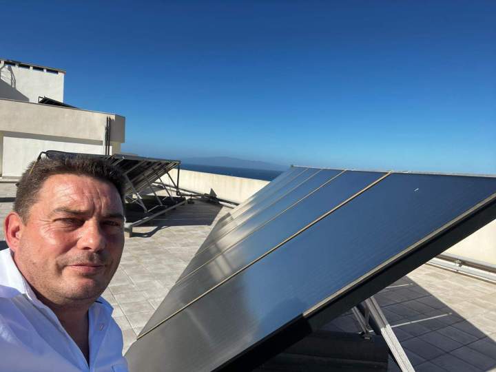 Installation panneaux solaires hybrides Paris