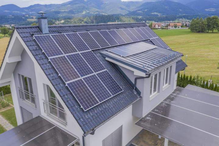 Installation panneaux solaires hybrides Paris